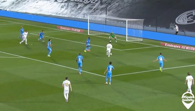 تصدي رائع من سيلسين ينقذ فالنسيا من هدف محقق لريال مدريد