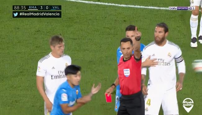 طرد لي كانج ان في مباراة ريال مدريد وفالنسيا بالدوري الاسباني