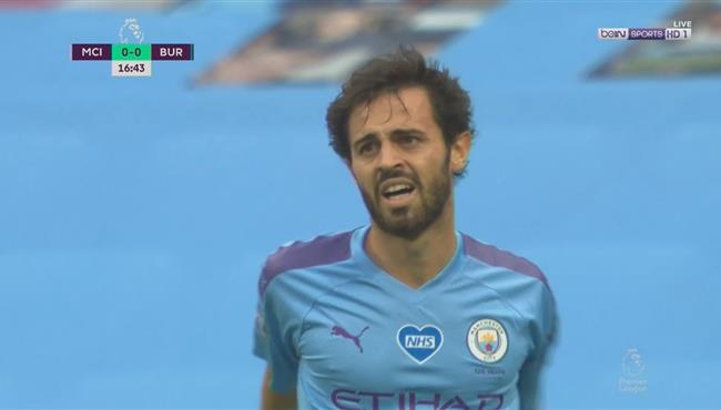 بيرناردو سيلفا يهدر هدف محقق لمانشستر سيتي امام بيرنلي