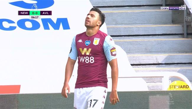 تريزيجيه يهدر فرصة هدف اول لاستون فيلا امام نيوكاسل في الدوري الانجليزي