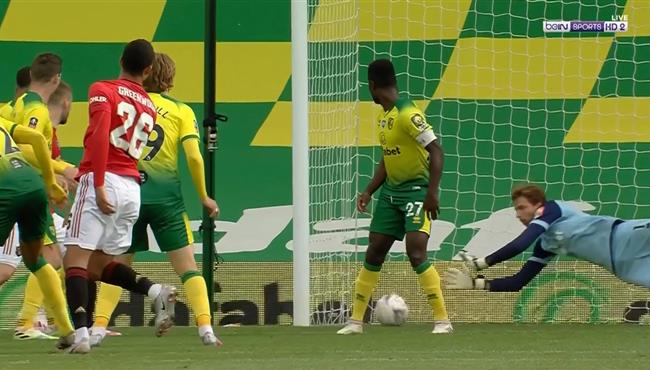 تيم كارول ينقذ مرمي نورويتش سيتي من هدف محقق لمانشستر يونايتد على مرتين