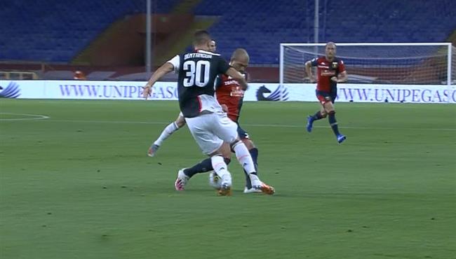 كوبري رائع من بنتانكور للاعب جنوي في الدوري الايطالي
