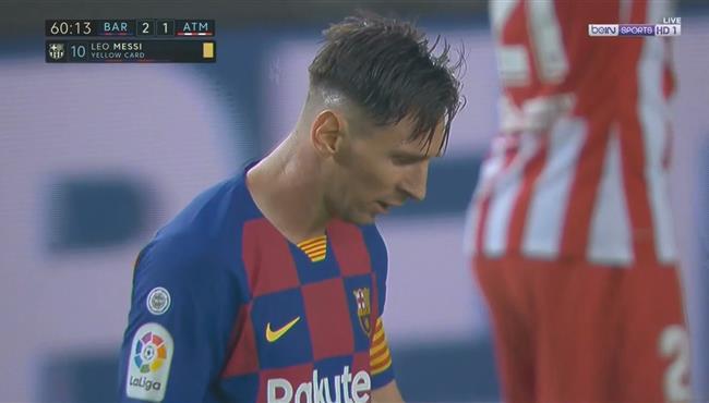 ميسي ينفعل علي الحكم ويتلقي انذار في مباراة برشلونة واتلتيكو مدريد
