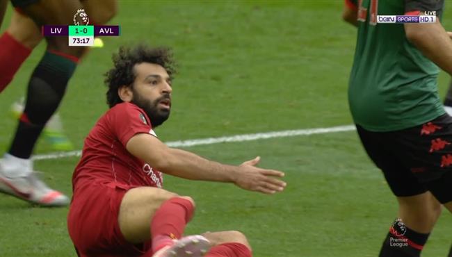 محمد صلاح يطالب بركلة جزاء امام استون فيلا في الدوري الانجليزي