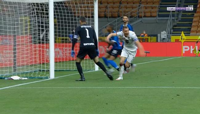 هدف أندريا بيلوتي في مرمي انتر ميلان بعد خطأ من سمير هاندانوفيتش
