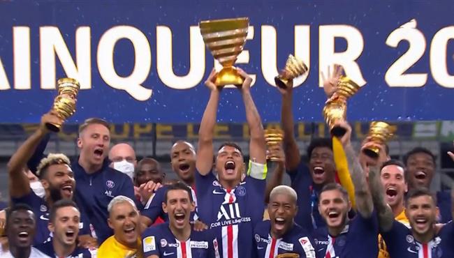 مراسم تتويج باريس سان جيرمان بطلا لكأس الرابطة الفرنسية