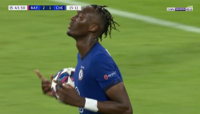 هدف ابراهام في مرمي بايرن ميونخ بعد خطا فادح من مانويل نوير