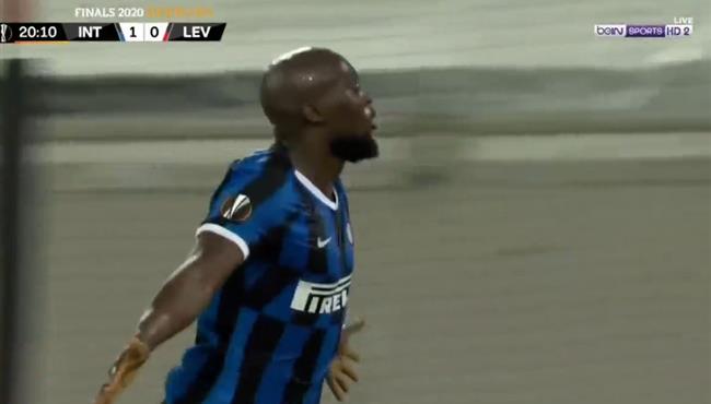 هدف لوكاكو في مرمي باير ليفركوزن بالدوري الاوروبي