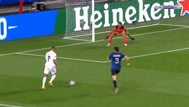 حارس اتالانتا يحرم مبابي من تسجل هدف التعادل لباريس سان جيرمان