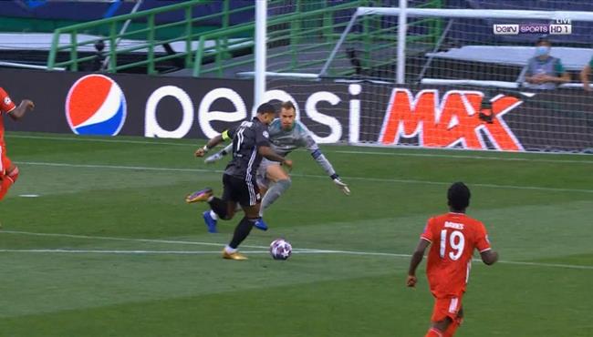 ممفيس ديباي يهدر انفراد تام امام بايرن ميونخ بدوري ابطال اوروبا