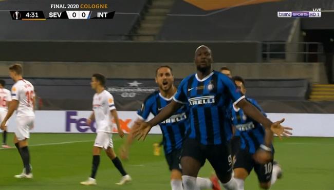 هدف لوكاكو في مرمي اشبيلية بنهائي الدوري الاوروبي