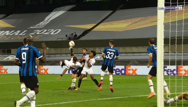 هدف اشبيلية الثالث في مرمي انتر ميلان لوكاكو بالخطأ في مرماه