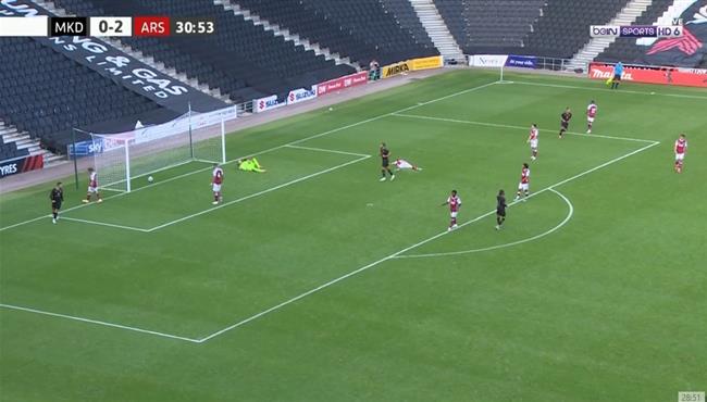 هدف ميلتون دونز الاول في مرمي ارسنال