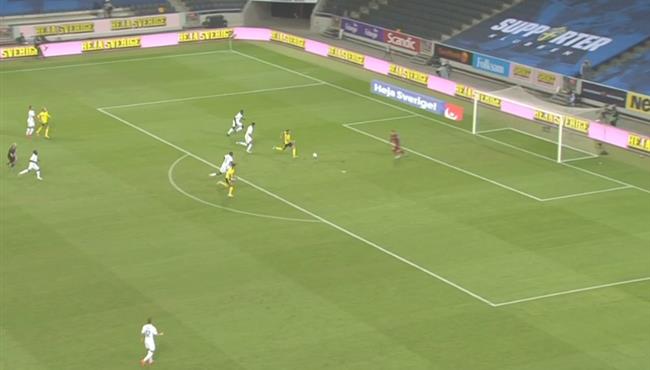 هوجو لوريس يتصدي لانفراد وينقذ فرنسا من هدف محقق للسويد