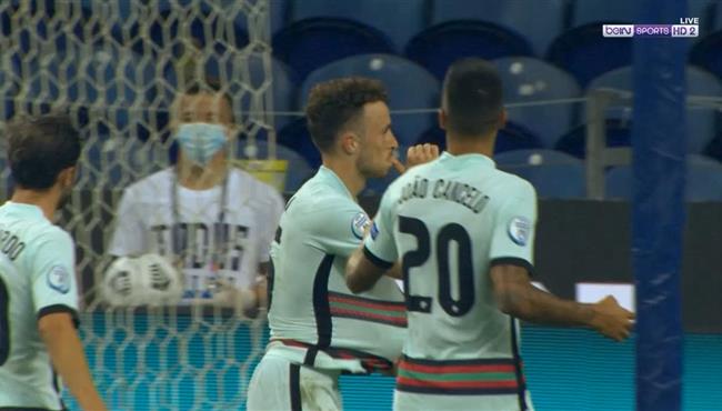 هدف البرتغال الثاني فى مرمي كرواتيا جوتا