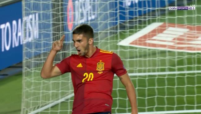 هدف اسبانيا الرابع في مرمي اوكرانيا فيران توريس