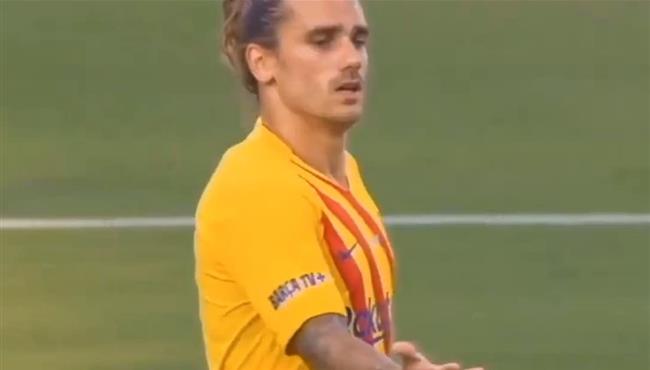 هدف برشلونة الثاني في مرمي خيمناستيك جريزمان