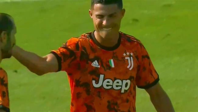 هدف كريستيانو رونالدو في مرمي نوفارا مباراة ودية