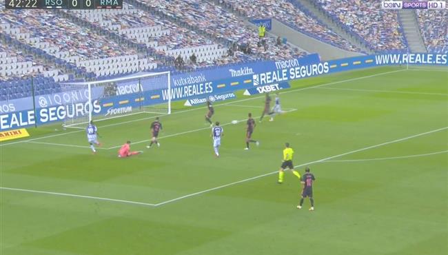 تصدي كورتوا الرائع ينقذ مرمي ريال مدريد من هدف ريال سوسيداد الاول