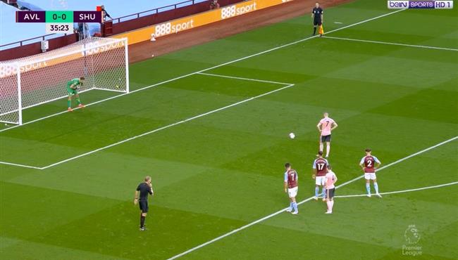 تصدي مارتينيز الرائع لركلة جزاء في مباراة استون فيلا وشيفيلد