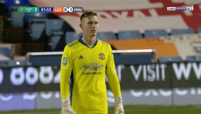 تصدي دين هيندرسون المذهل في مباراة مانشستر يوناتايتد ولوتن تاون بكأس الرابطة الانجليزية