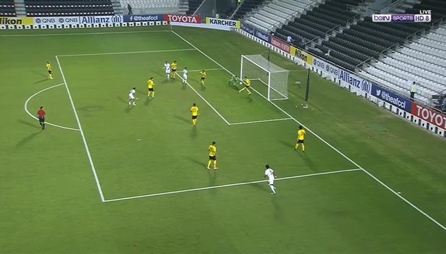 لاعب ساباهان اصفهان ينقذ هدف قاتل للسد من على خط المرمي