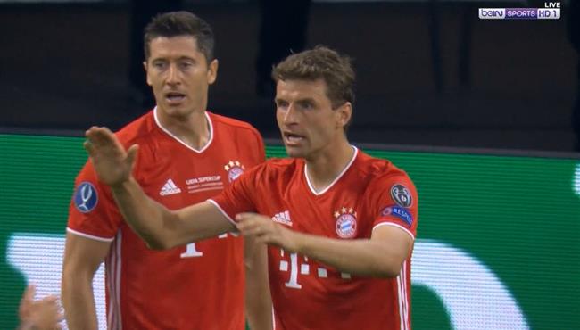 هدف ليفاندوفسكي الرائع الملغي في مرمي اشبيلية بالسوبر الاوروبي