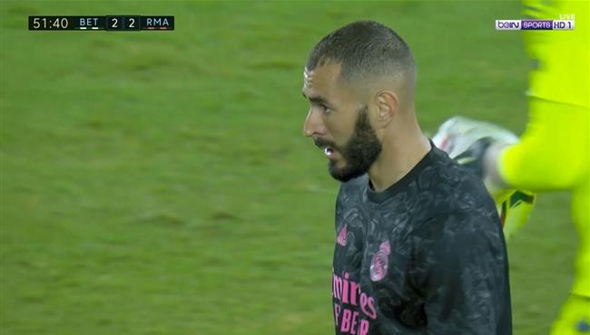 العارضه تحرم بنزيما من تسجيل هدف محقق لريال مدريد