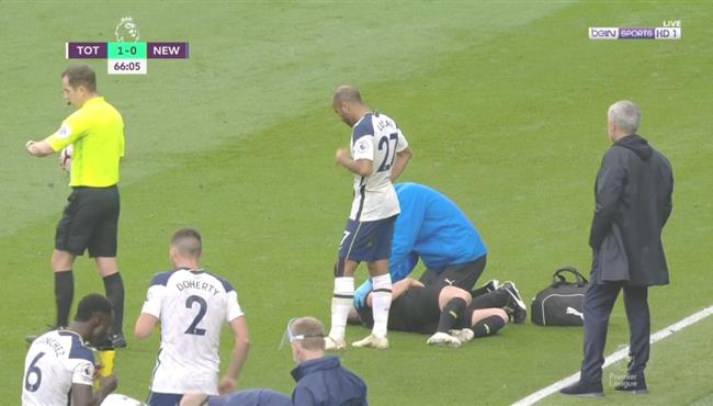 اصابة قوية لمات ريتشي لاعب نيوكاسل ورد فعل جوزيه مورينيو