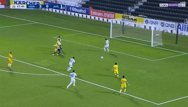 تصدي محمد العويس الرائع ينقذ مرمي الاهلي من انفراد امام النصر
