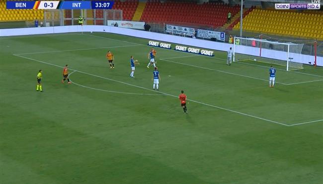 هدف بنيفنتو الرائع في مرمي انتر ميلان بعد خطأ من هاندانوفيتش