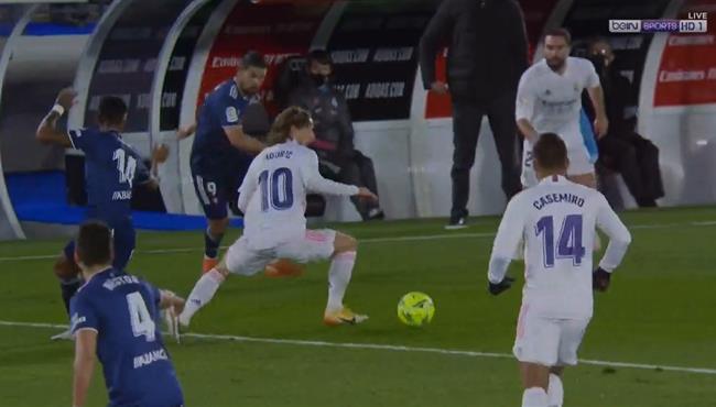مهارة لوكا مودريتش الرائعه فى مباراة ريال مدريد وسيلتا فيجو