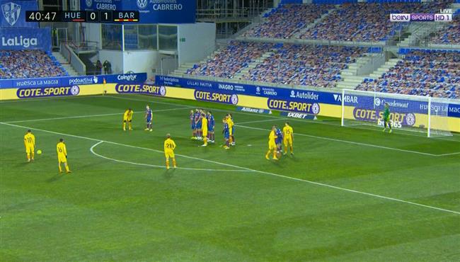 تصدي مذهل من حارس هويسكا يحرم ميسي من تسجيل هدف محقق لبرشلونة