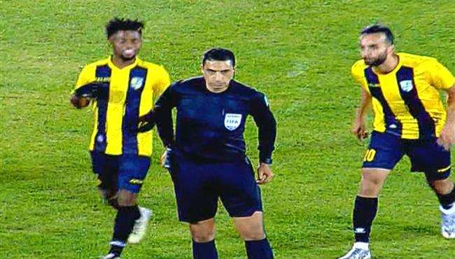 تصرف غير اخلاقي من احمد الشيمي تجاه الحكم بعد انتهاء المباراة