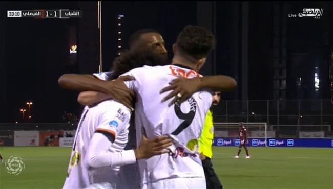 هدف الشباب العالمي بالكعب فى مرمي الفيصلي 1 1 الدوري السعودي