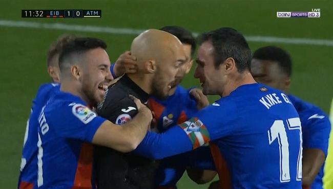 دميتروفيتش حارس ايبار يسجل الهدف الاول في مرمي اتلتيكو مدريد