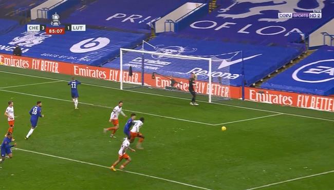 تصدي رائع لحارس لوتون تاون لركلة جزاء امام تيمو فيرنر