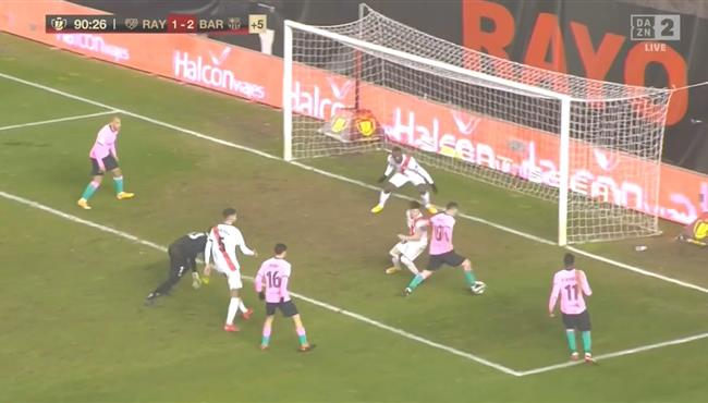 ميسي يتلاعب بحارس ودفاعات رايو فاييكانو ويهدر فرصة هدف محقق