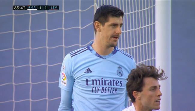 تصدي كورتوا الرائع لركلة جزاء امام ليفانتي بالدوري الاسباني