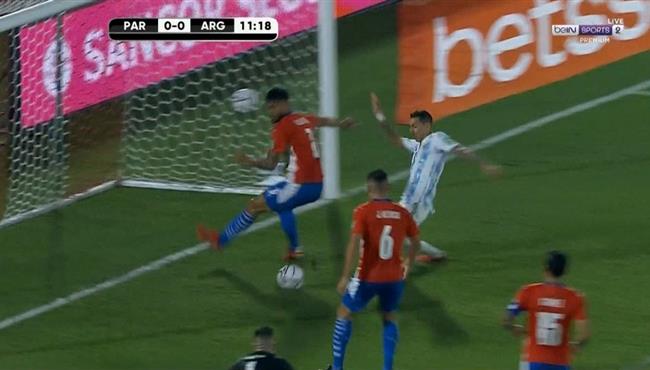 انقاذ مدافع باراجواي الرائع من علي خط المرمي امام الارجنتين