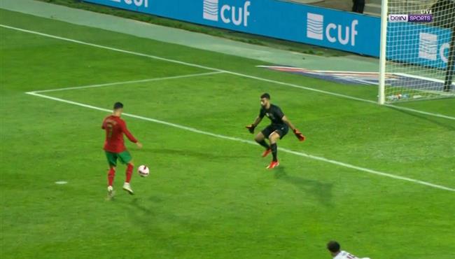 رونالدو يهدر انفراد تام في مباراة البرتغال وقطر