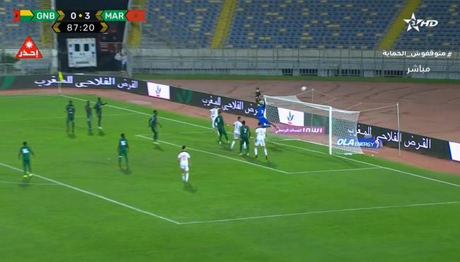 العارضة تحرم سفيان بوفال من تسجيل هدف رائع امام غينيا بيساو