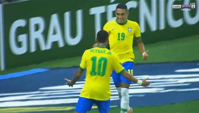 هدف البرازيل الثاني في مرمي اوروجواي بتصفيات كاس العالم رافينيا