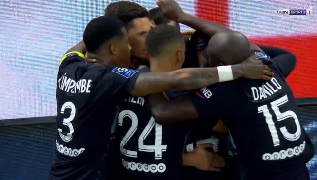 اهداف مباراة باريس سان جيرمان و انجيه 2 1 الدوري الفرنسي