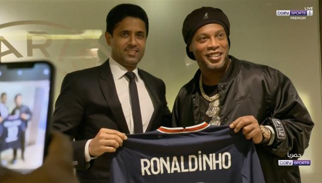 تكريم رونالدينيو في مباراة باريس سان جيرمان ولايبزيج