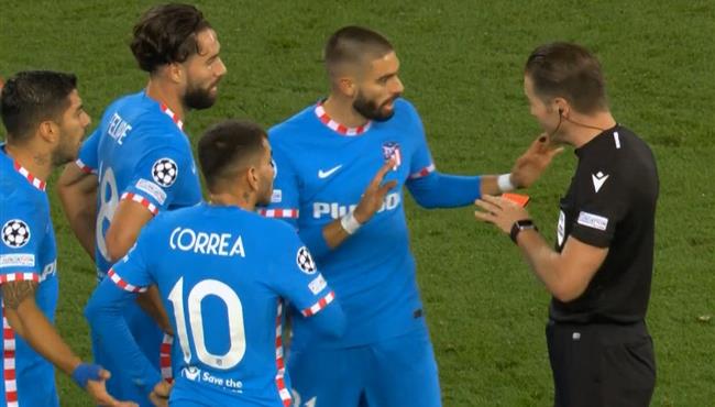 طرد فيليبي في مباراة ليفربول واتلتيكو مدريد بدوري ابطال اوروبا