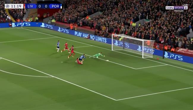 فرصه خطيره من بورتو علي مرمي ليفربول