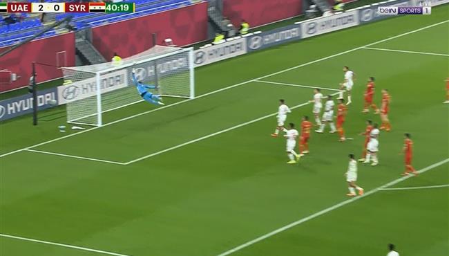 تصدي حارس مرمي الامارات الرائع يحرم سوريا من تسجيل هدف عالمي
