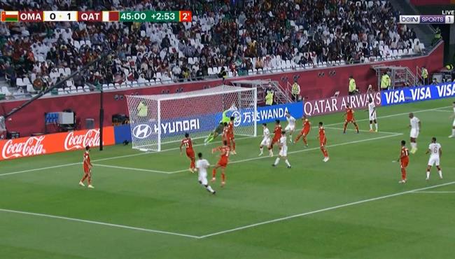 تصدي رائع في مباراة قطر وعمان بكاس العرب