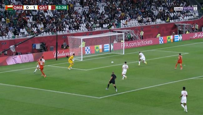 محسن صالح يهدر فرصه هدف امام قطر بكاس العرب